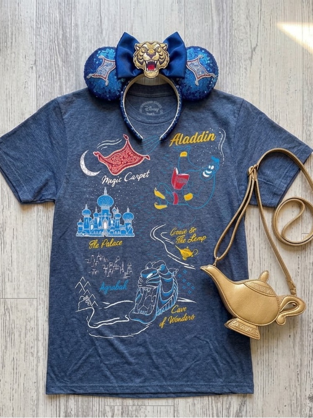 Disney Aladdin Navy Graphic Tee NWOT Size Small
